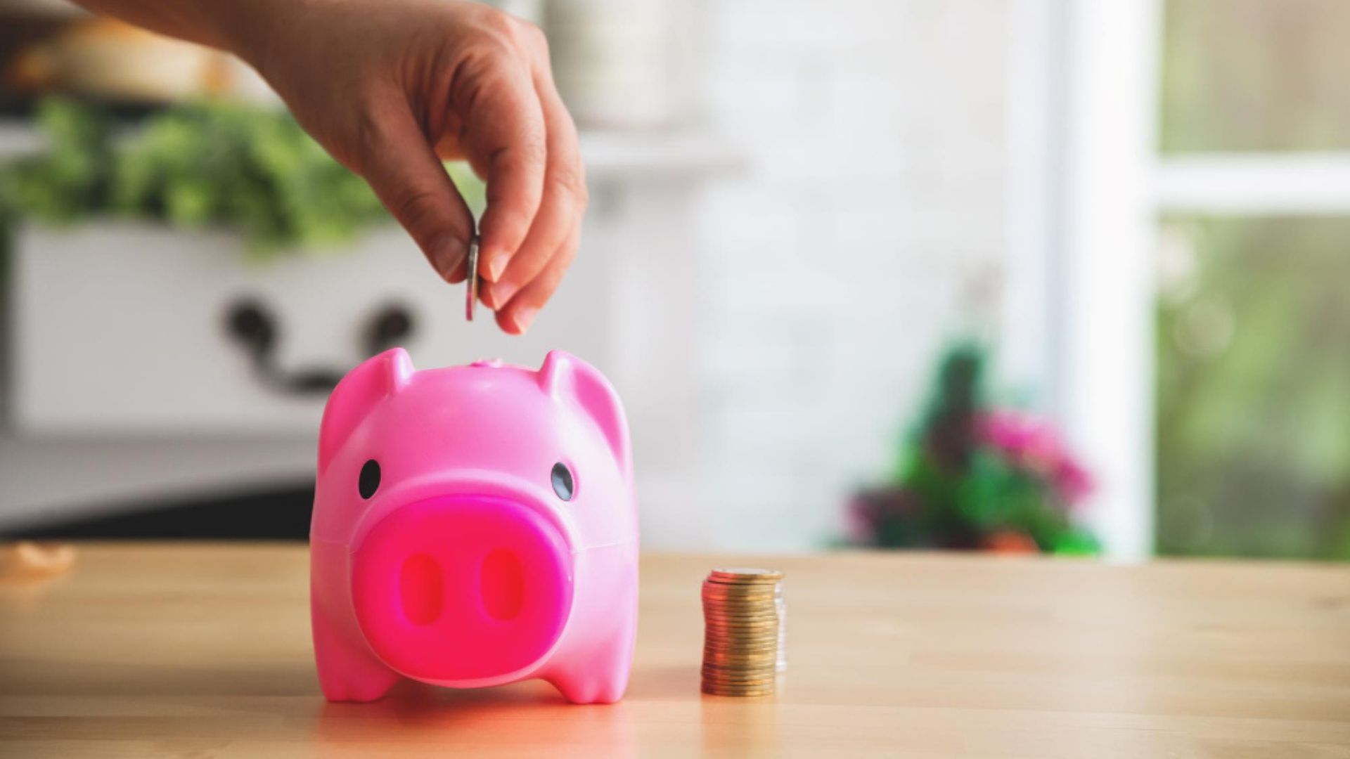 El ajuste anual de las pensiones en Colombia se realiza de acuerdo con lo dispuesto por la Ley 100 de 1993. 