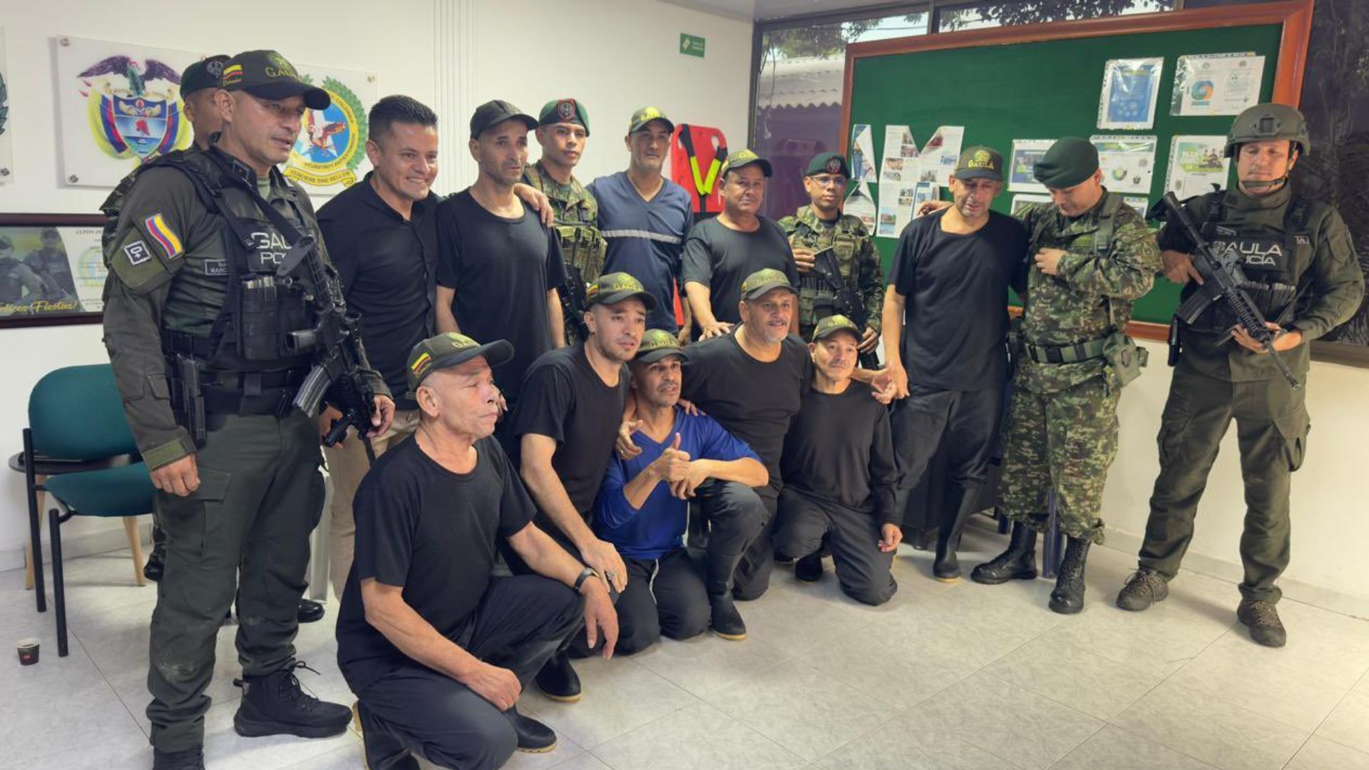 Entre tanto, la Policía Nacional señaló que alias Richard presenta órdenes de captura por concierto para delinquir agravado, homicidio agravado, terrorismo, secuestro y porte ilegal de armas de fuego.