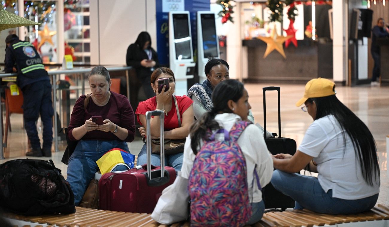 La medida se dio tras una advertencia de EE. UU. a las aerolíneas de “extremar precauciones” al acercarse al espacio aéreo venezolano y al sur del Caribe.