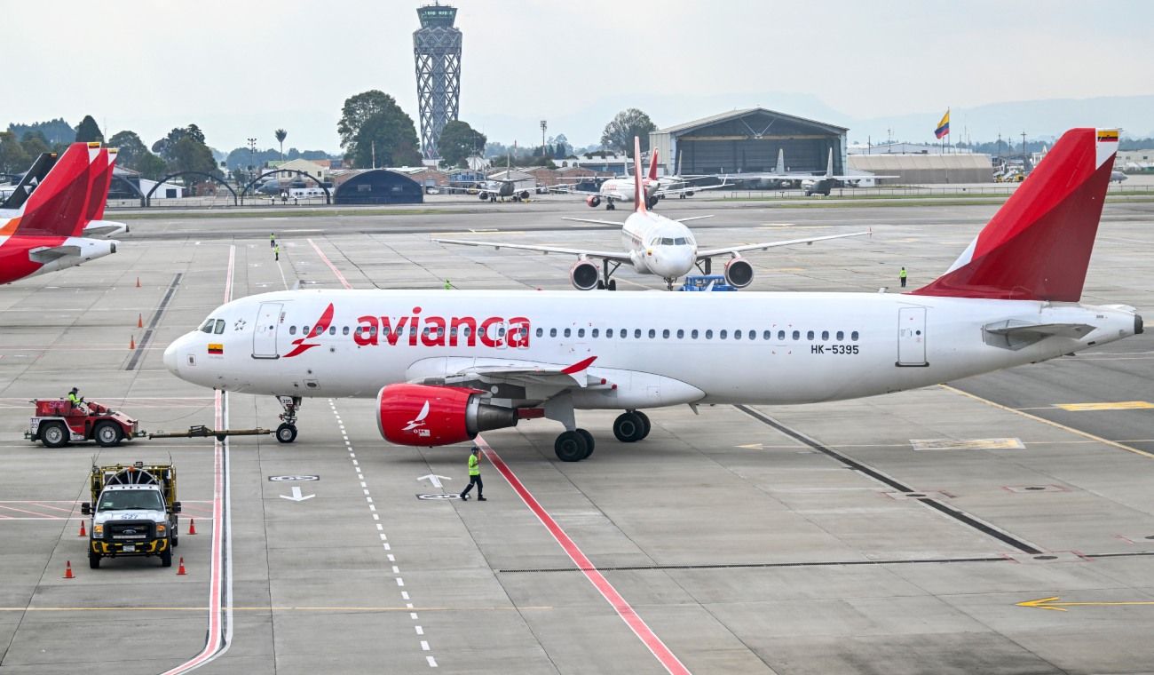 La instrucción establece que las aeronaves afectadas deben permanecer en tierra