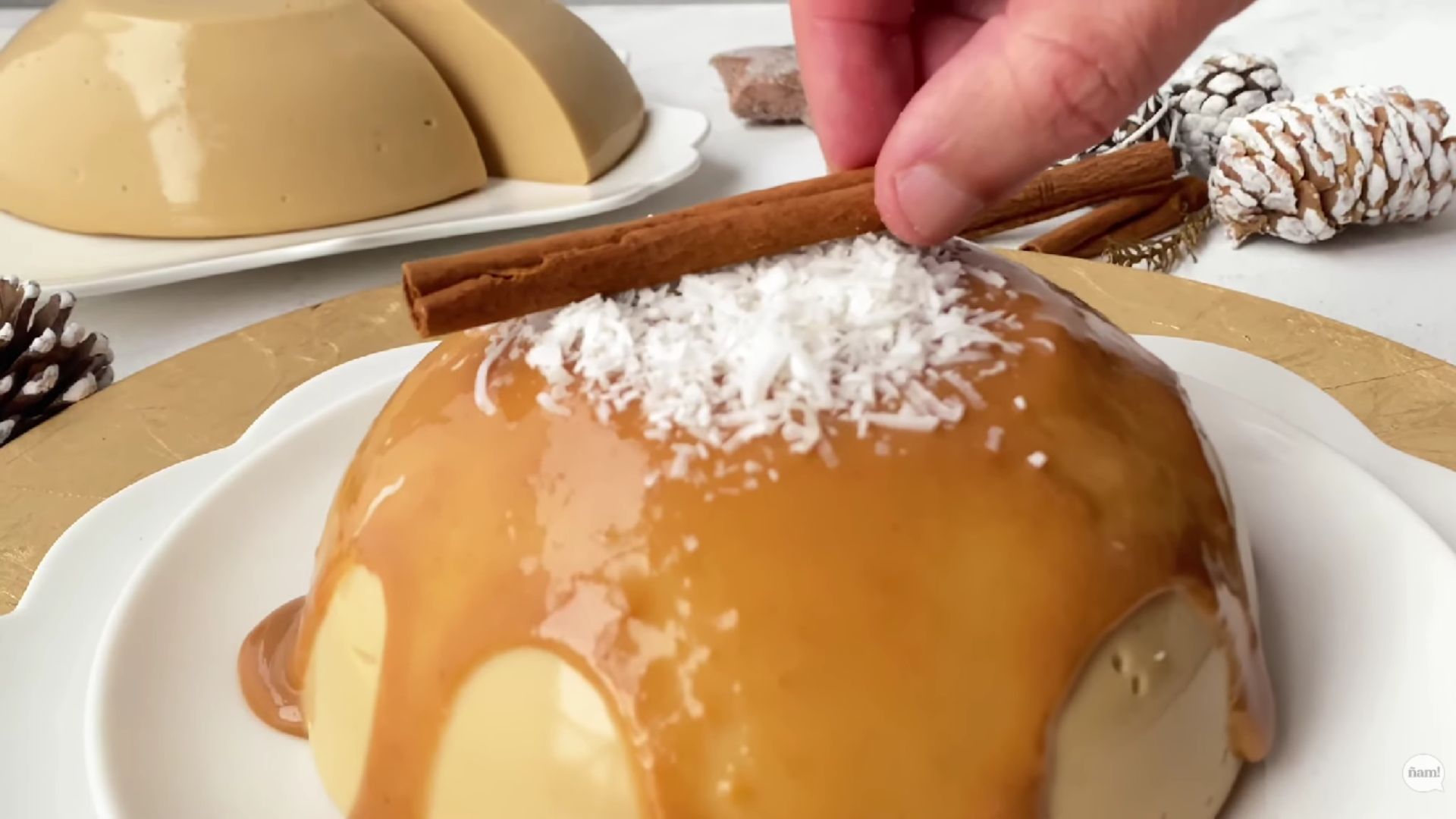 La natilla es un postre tradicional que acompaña las celebraciones de diciembre en Colombia.
