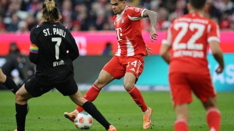 Asistencia surrealista: Luis Díaz conecta un pase decisivo, aportando al empate del combinado rojiblanco ante el St. Pauli