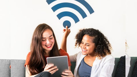 La función nativa de Android y iPhone permite conectar el celular al WiFi sin revelar la contraseña.