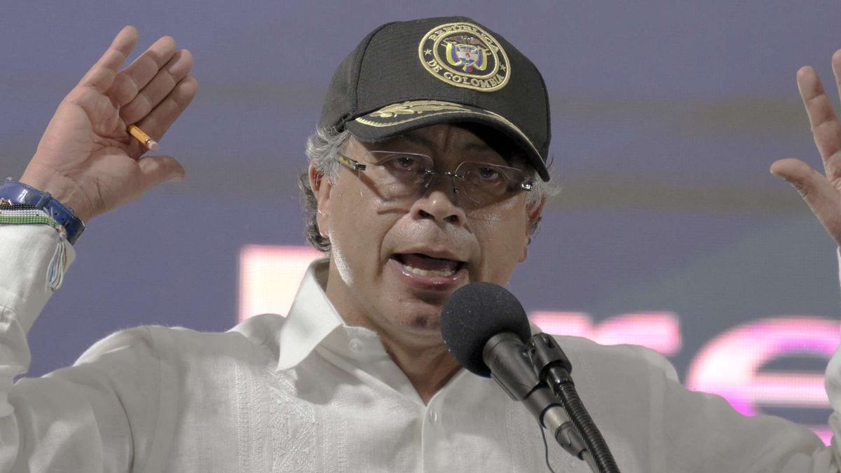 Petro pide a la Unión Europea ordenar la normalización de vuelos hacia Venezuela