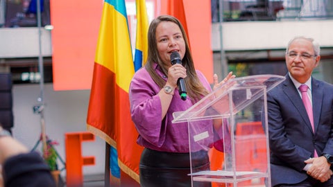 La iniciativa incluye becas de pregrado y posgrado.