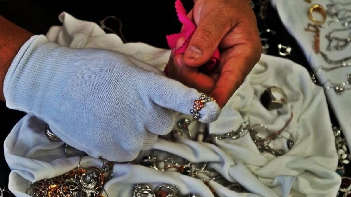 Propietario de joyería en Chapinero relata cómo ocurrió el robo armado, abogado pide acompañamiento del caso.