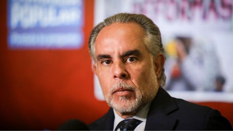 El ministro señaló que, tras conocer el diagnóstico, recordó conversaciones que habrían sido repetidas por terceros, aunque aclaró que no tiene elementos concluyentes para afirmar filtraciones.