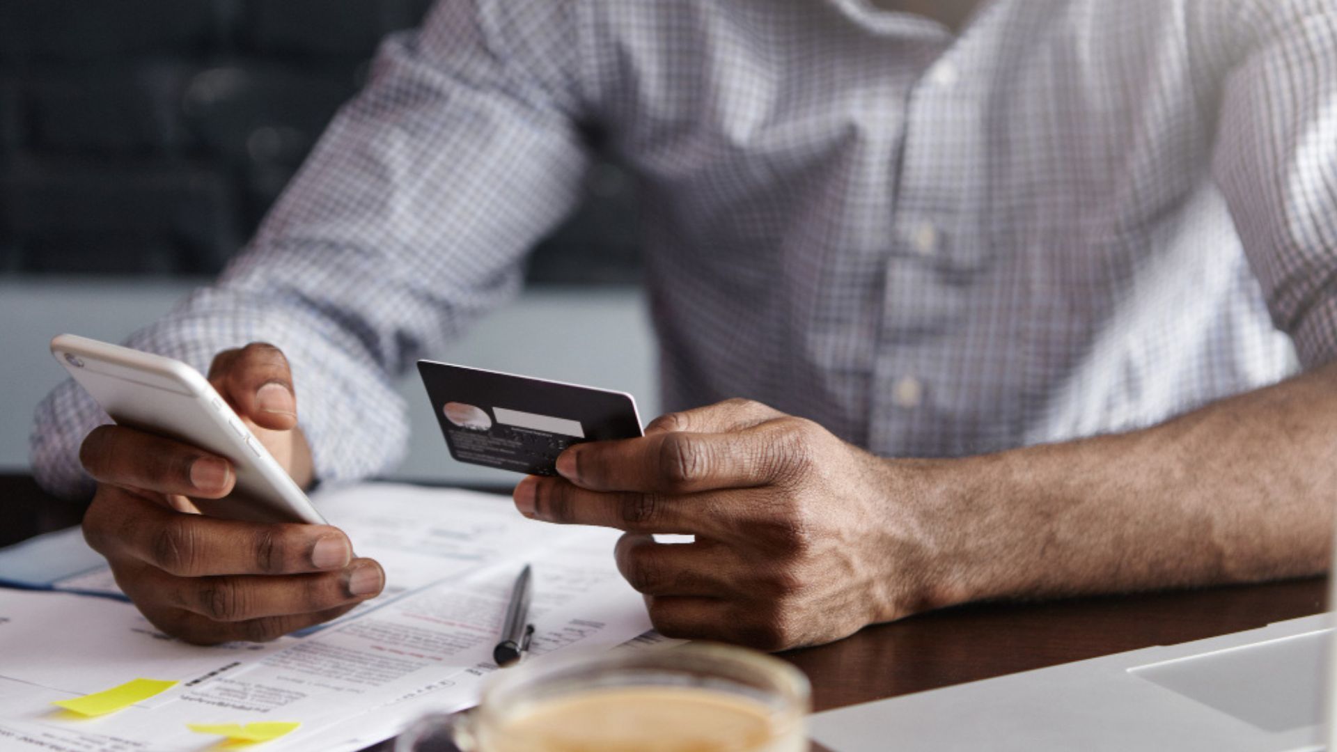 Si con esta solicitud no hay respuesta, el trabajador puede ir a la Inspección del Trabajo del Ministerio del Trabajo, donde puede radicar una queja de manera formal.