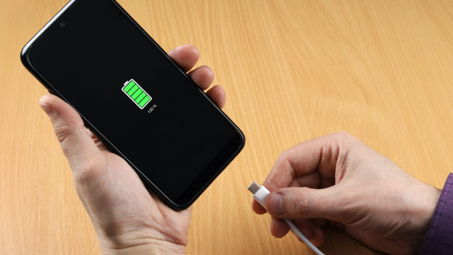 Cargar varios smartphones con un solo cargador puede acelerar el desgaste de la batería.