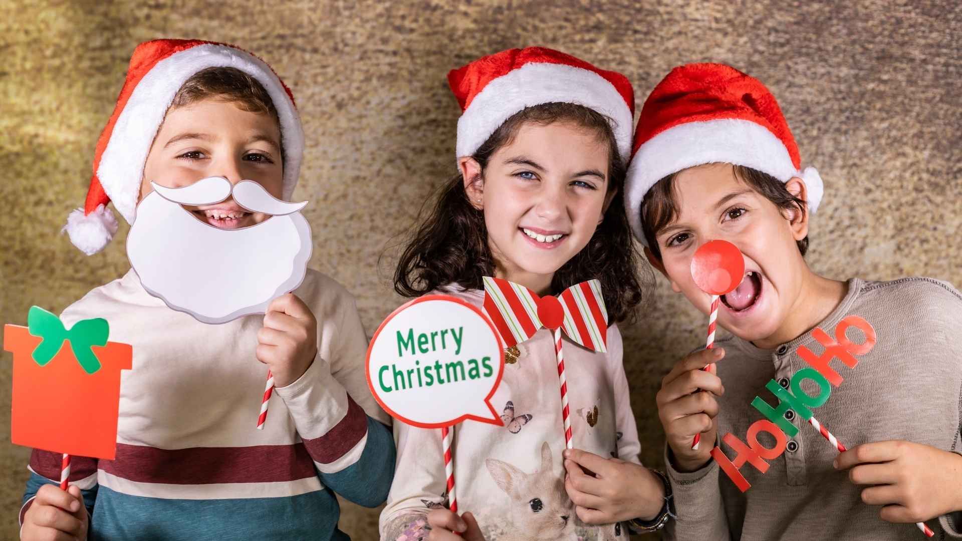 Investigaciones en la Catedral de Hereford ampliaron la historia documentada de los saludos navideños en inglés.