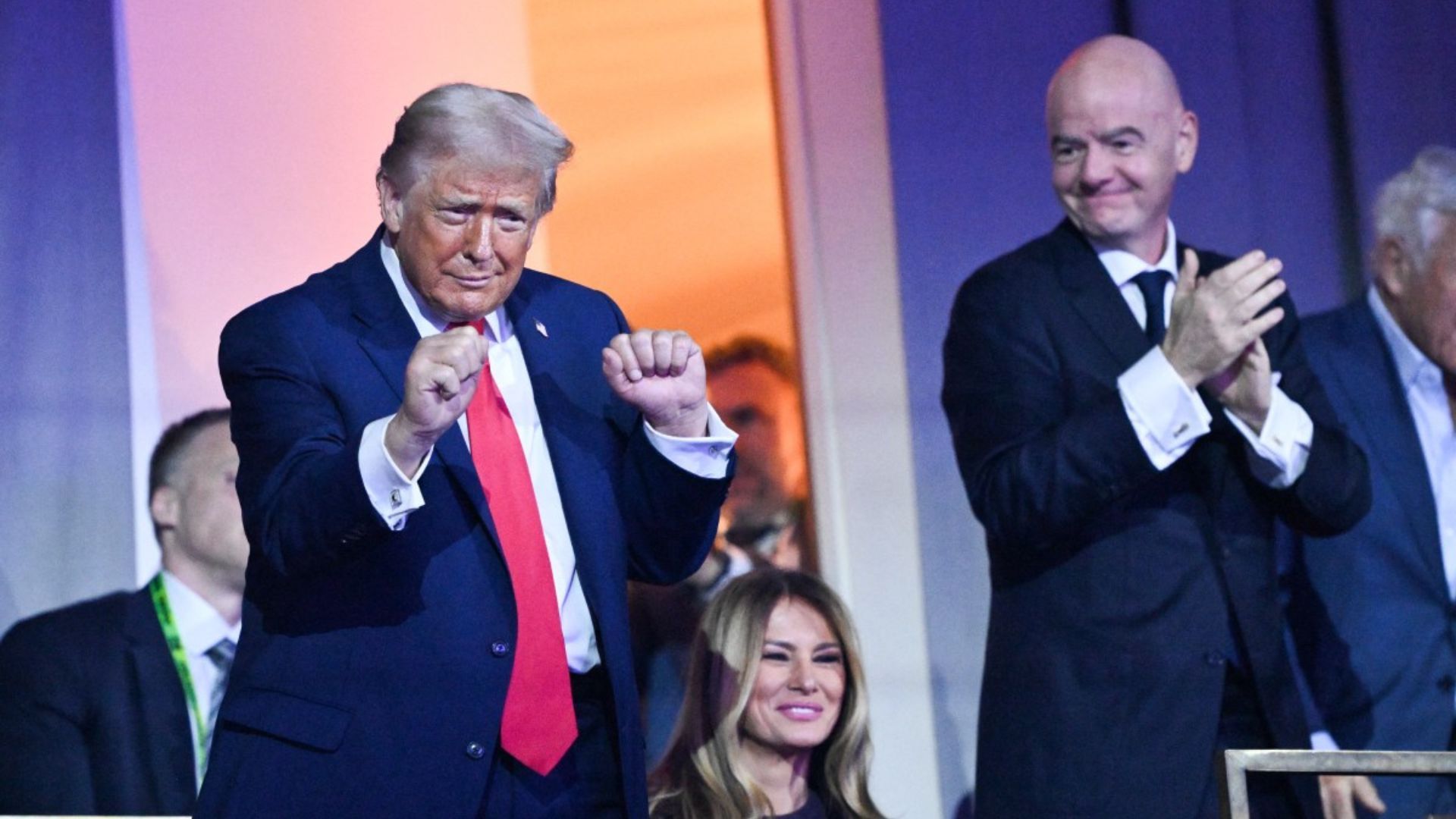 Durante el inicio del acto, Trump recibió el primer Premio de la Paz de la FIFA. Sheinbaum afirmó el orgullo que se siente de que México vuelva a ser sede de un mundial y Carney aseguró que Canadá está listo para recibir a las selecciones.