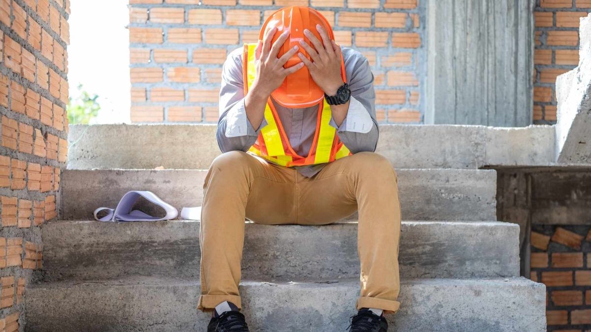 Las variaciones en costos por aranceles influyen en la estabilidad financiera de proveedores de construcción.