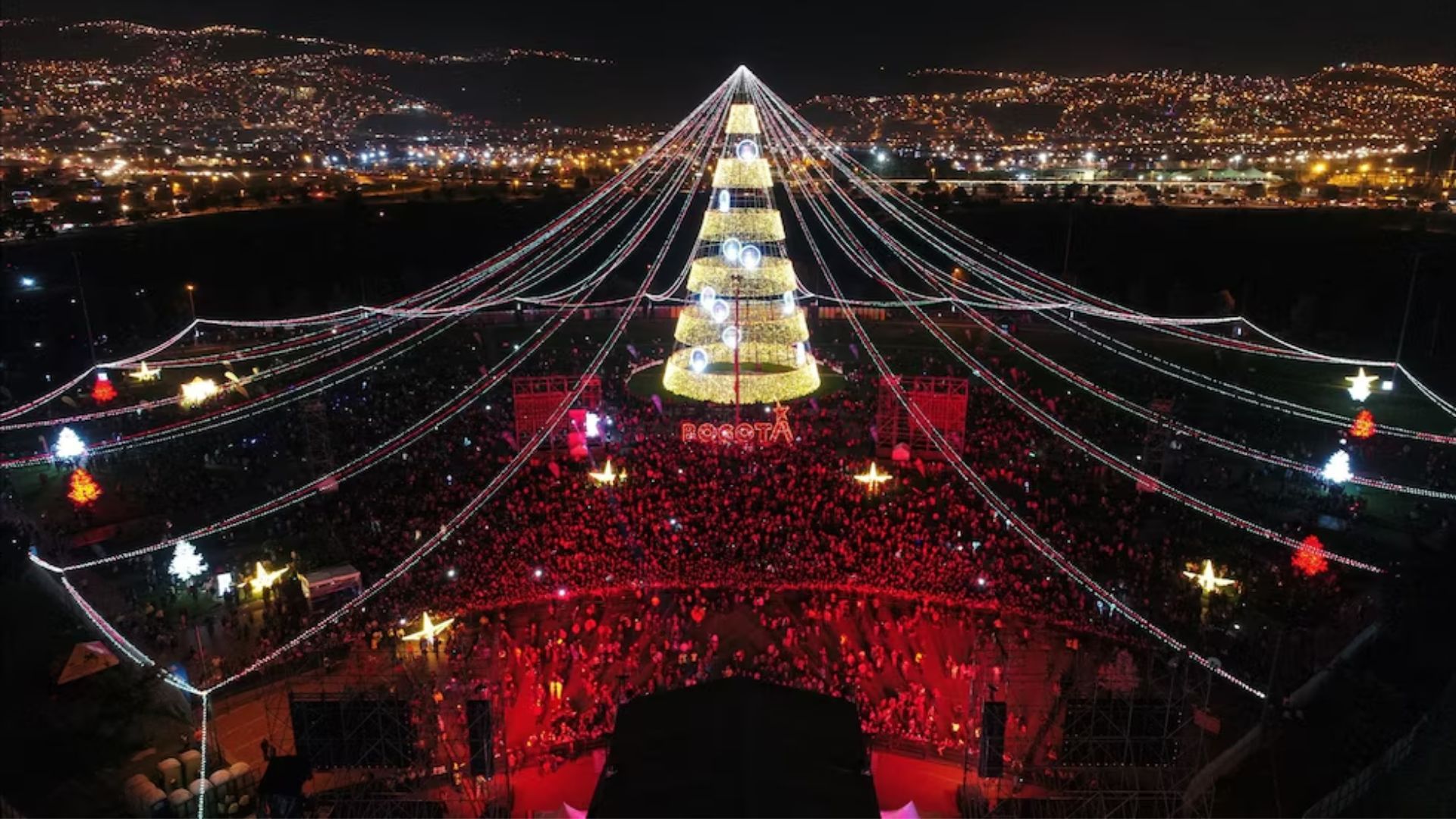 Ese día se hará un recorrido de más de un kilómetro de luces y un árbol de 56 metros, junto a un show láser.