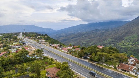 Vía Bogotá - Girardot.