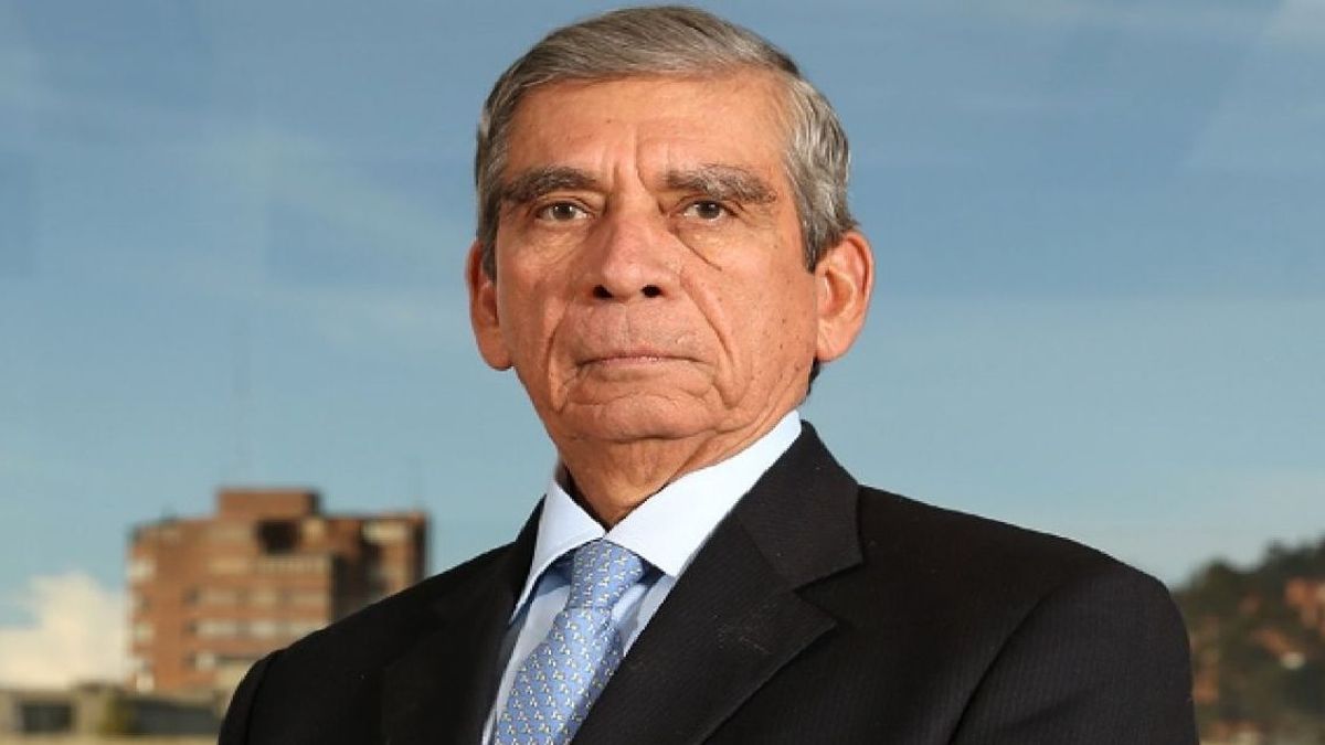 El general Jorge Enrique Mora Rangel nació en Cúcuta en 1945. Se desempeñó como comandante del Ejército Nacional y comandante General de las Fuerzas Militares de Colombia.