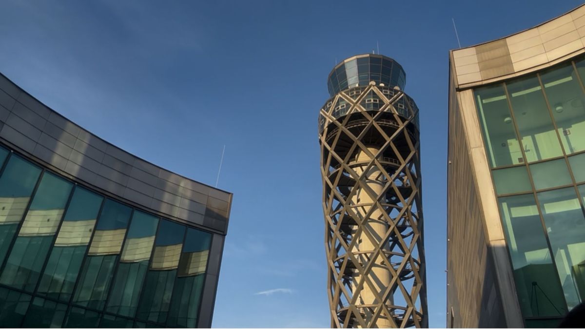 Torre de control, del aeropuerto El Dorado de Bogotá.