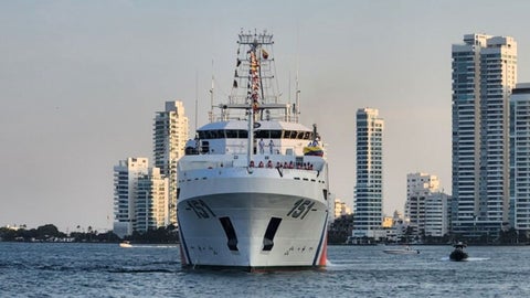 El ARC Simón Bolívar tiene 83 metros de eslora, 16 metros de manga y un calado de 4,25 metros.