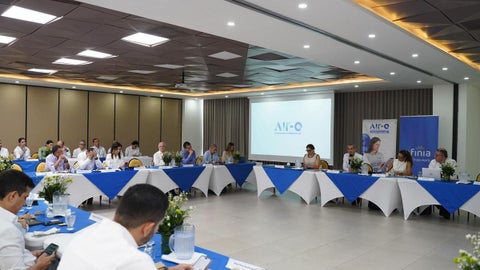 Gobierno, gremios y empresas privadas definen agenda para enfrentar la crisis energética en la Región Caribe