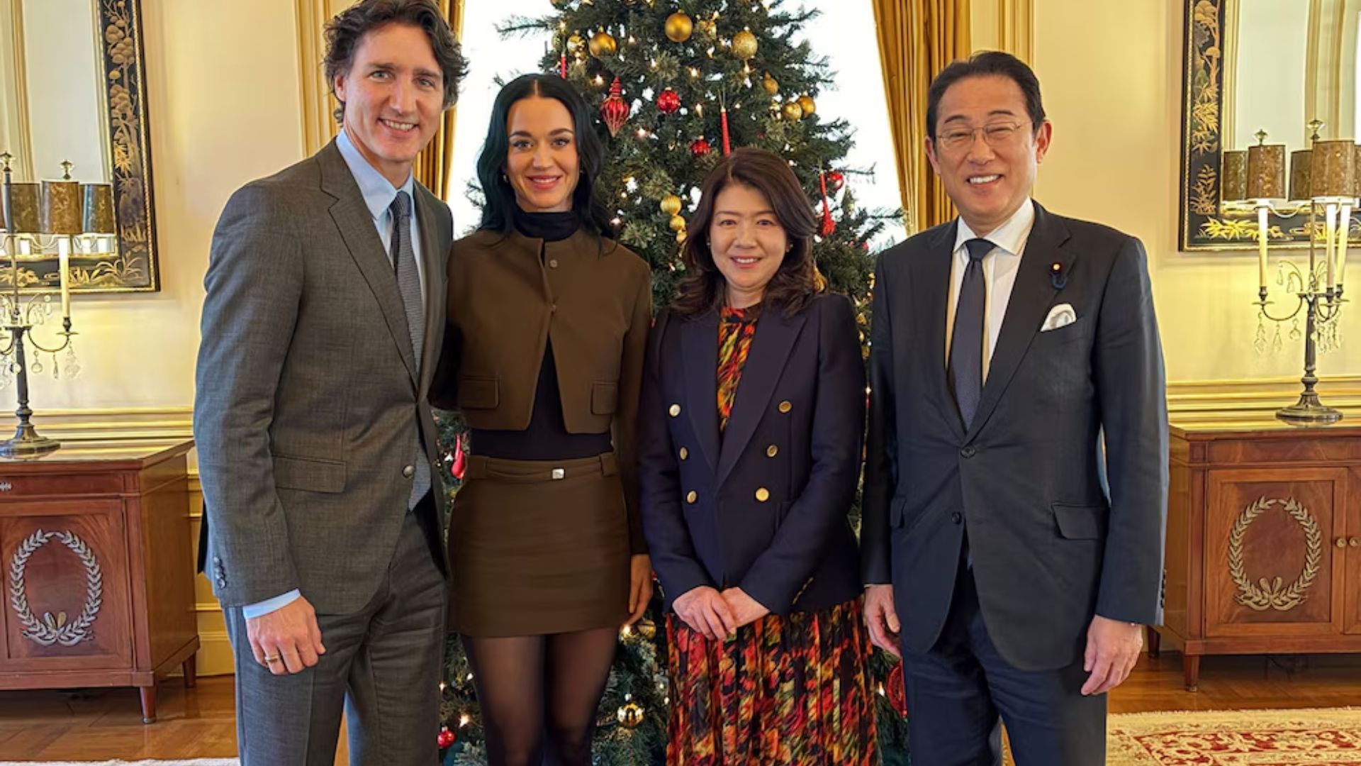 Durante una pausa de la gira, Perry y Trudeau se reunieron con el ex primer ministro japonés Fumio Kishida y su esposa, Yuko.