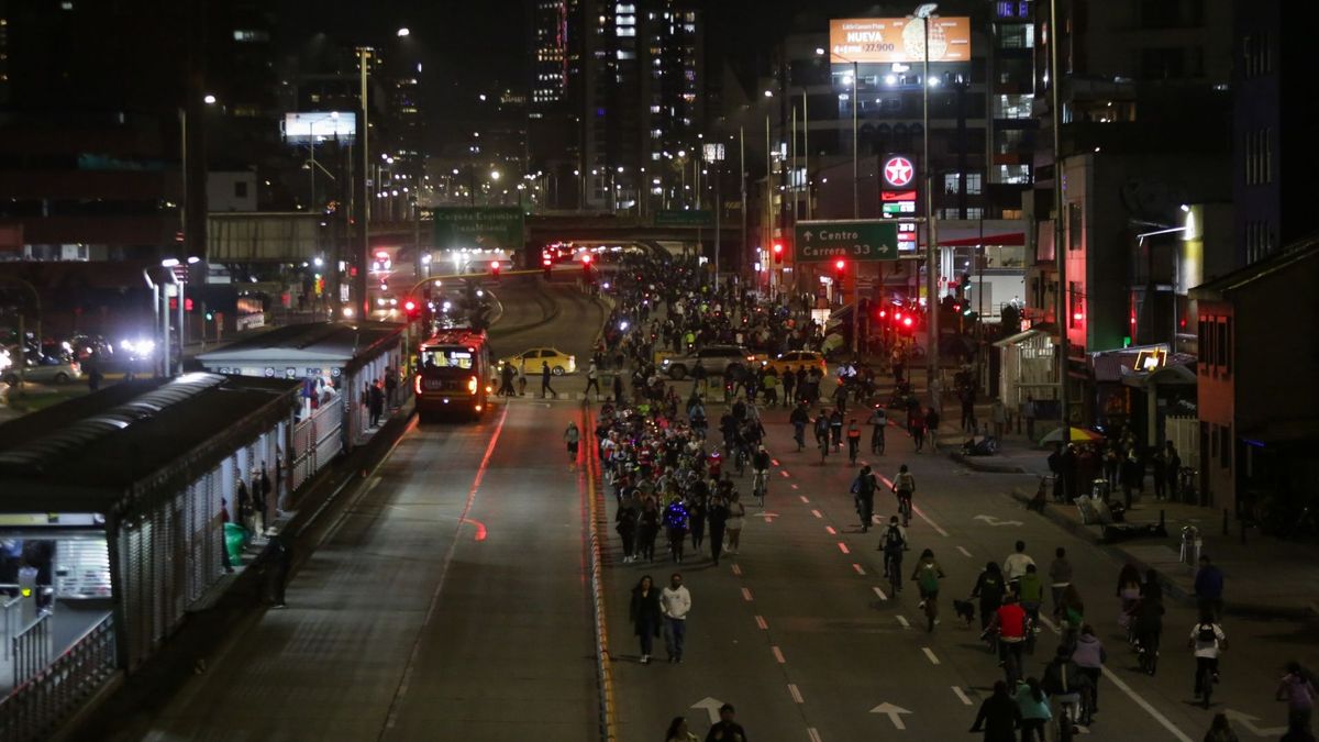 Ciclovía nocturna