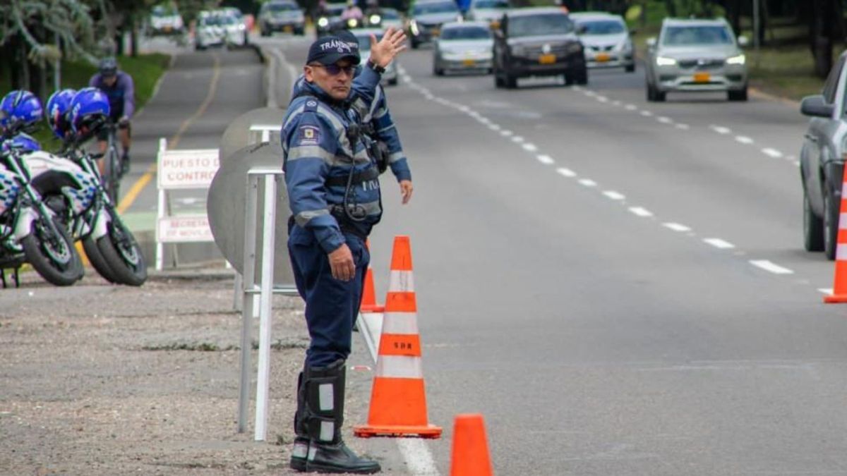La medida se divide en dos franjas, las cuales determinan qué vehículos pueden entrar según el número con el que termina su placa.
