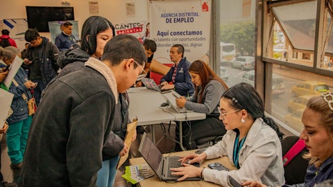 bogota-abre-691-vacantes-laborales-para-jovenes-bachilleres-y-personas-migrantes