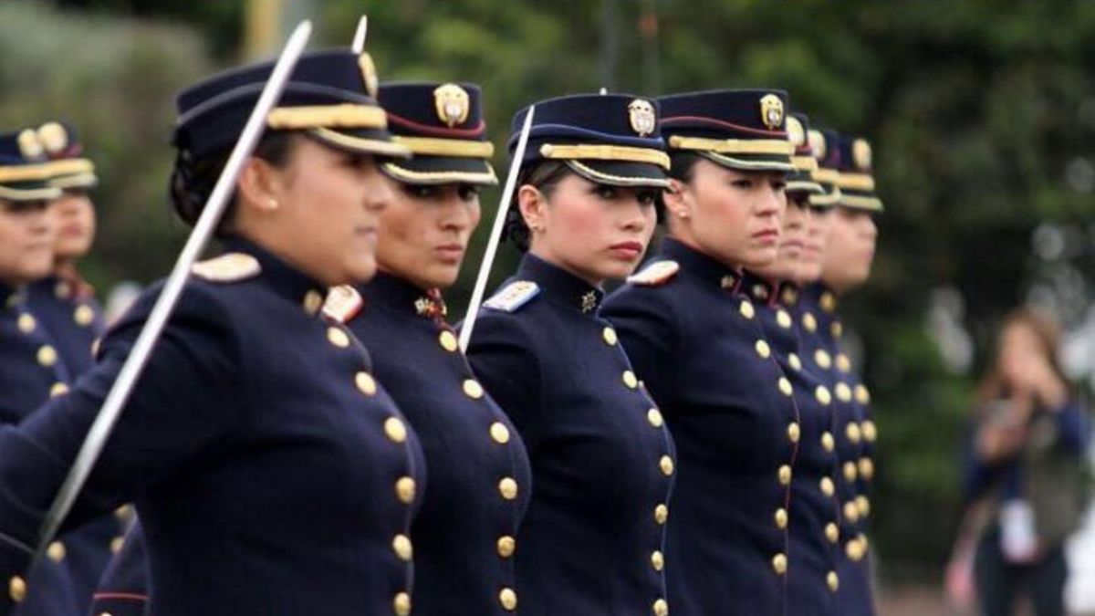 Ascenso de mujeres de Arma