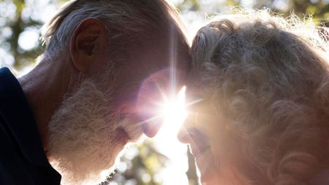 tener-hijos-no-garantiza-compania-en-la-vejez-afirma-escritor-y-experto