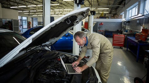 Revisión Técnico mecánica de auto eléctrico