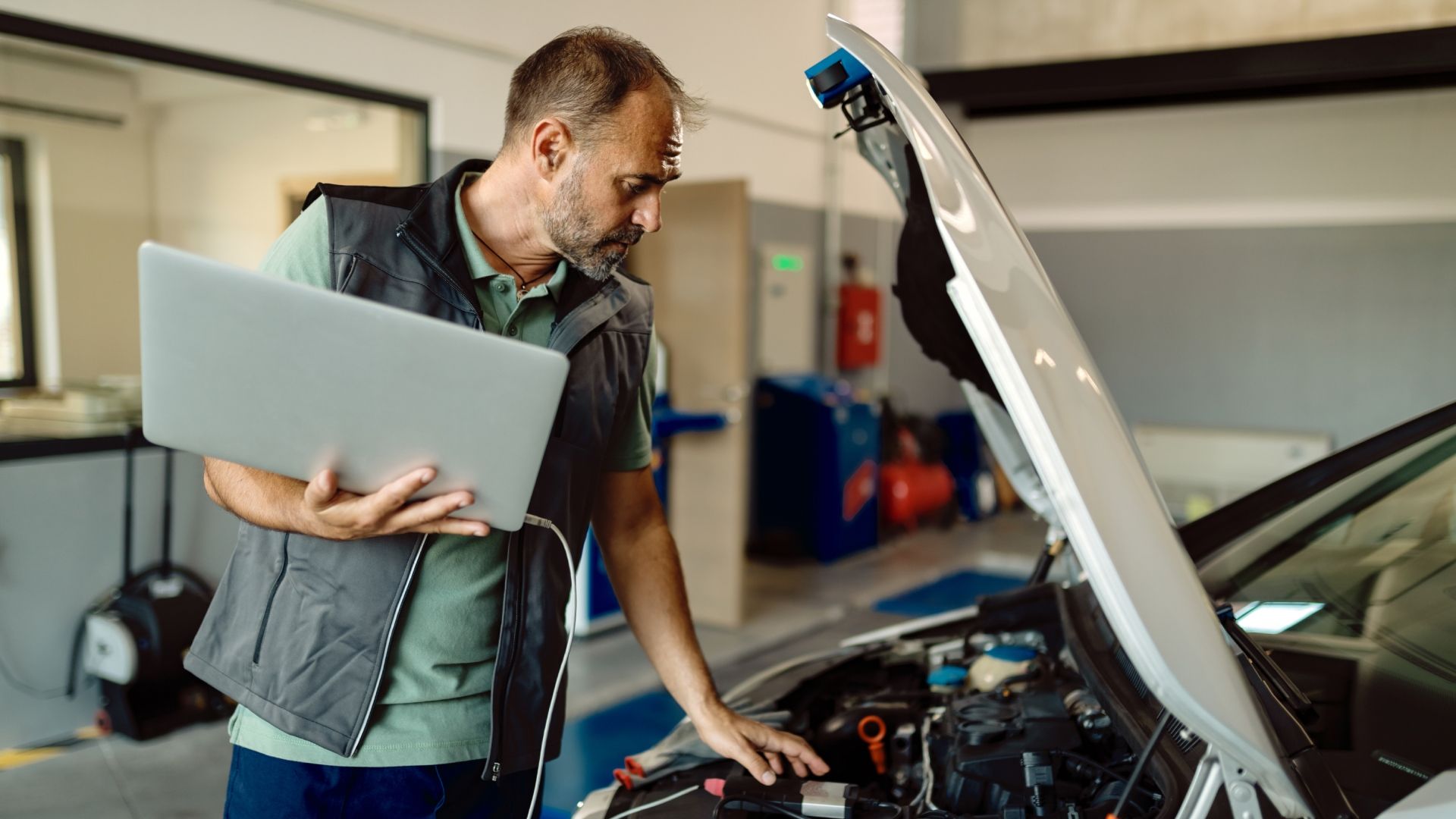 Revisión Técnico mecánica de auto eléctrico