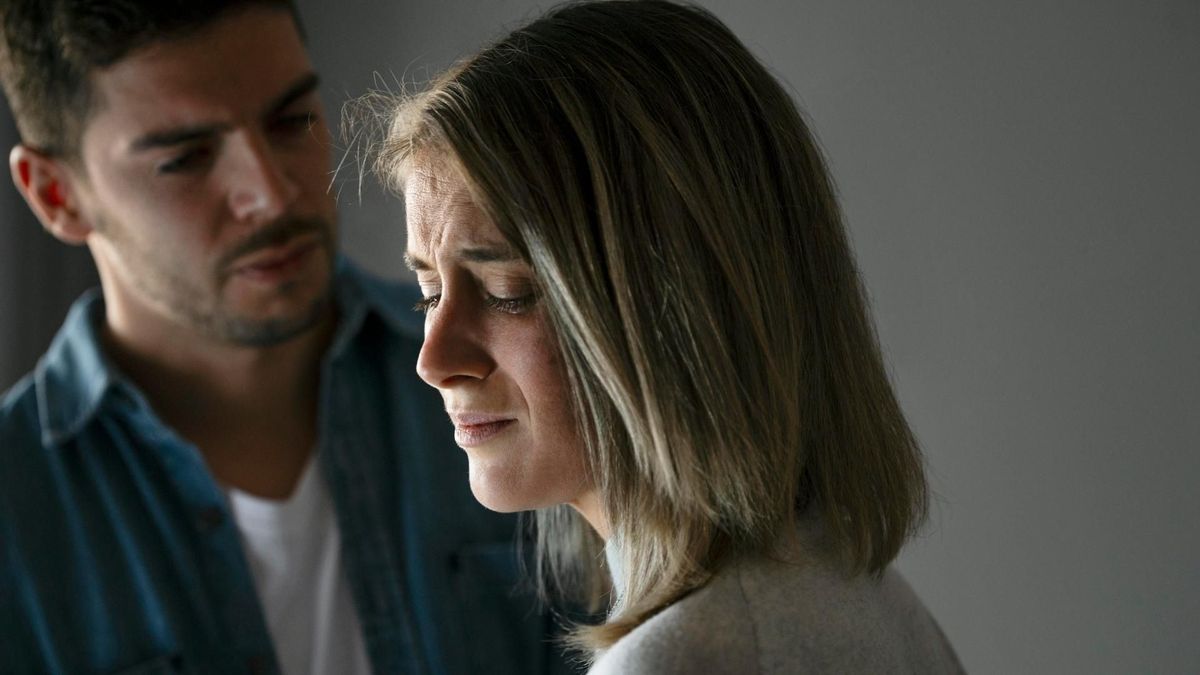 Eric Rico Castillo detalló en Siempre Contigo de La FM cómo se manifiesta la violencia económica y sus efectos.