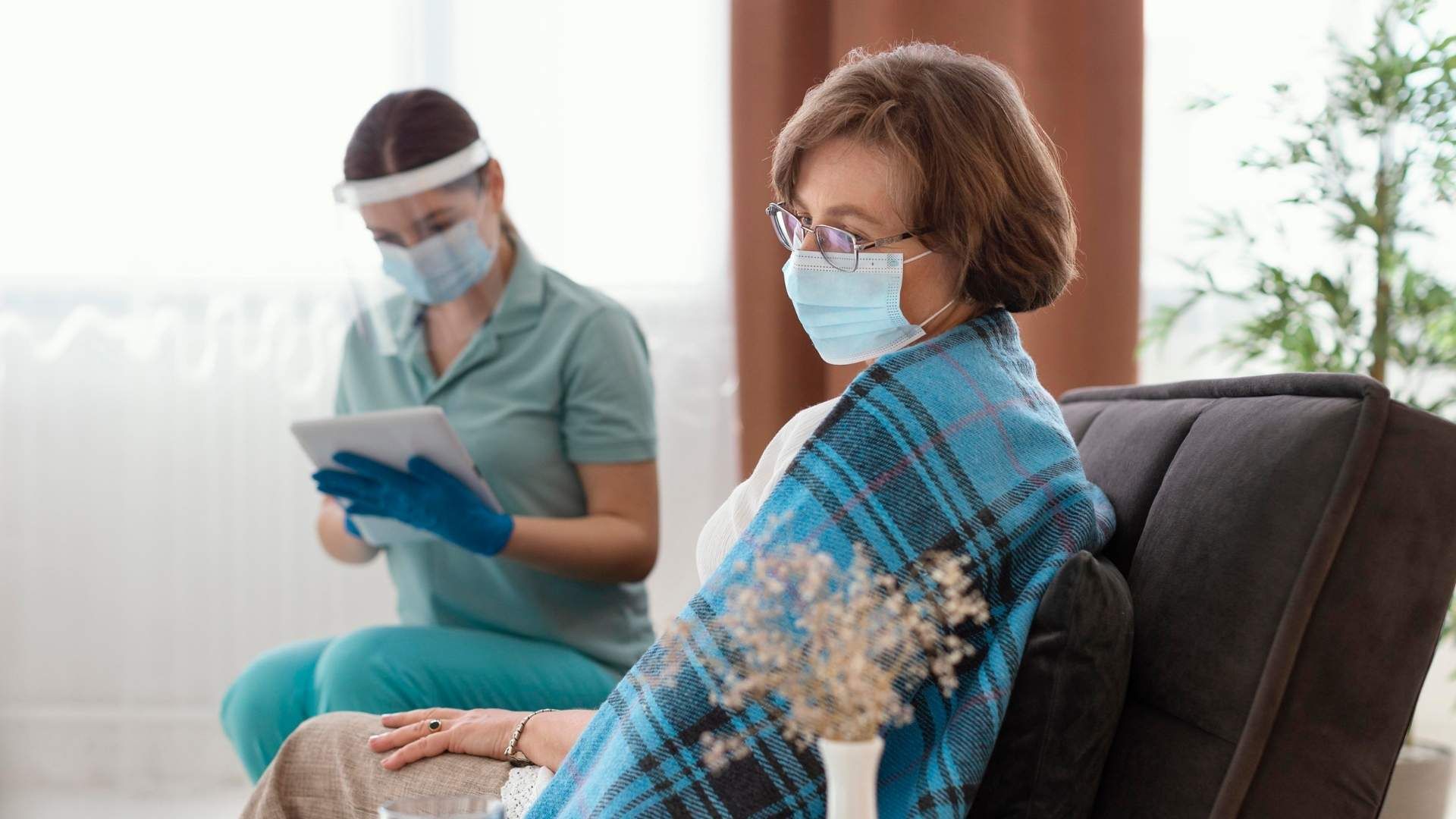 Las personas con enfermedades crónicas, adultos mayores y niños pequeños presentan mayor riesgo de complicaciones si contraen la nueva gripe.