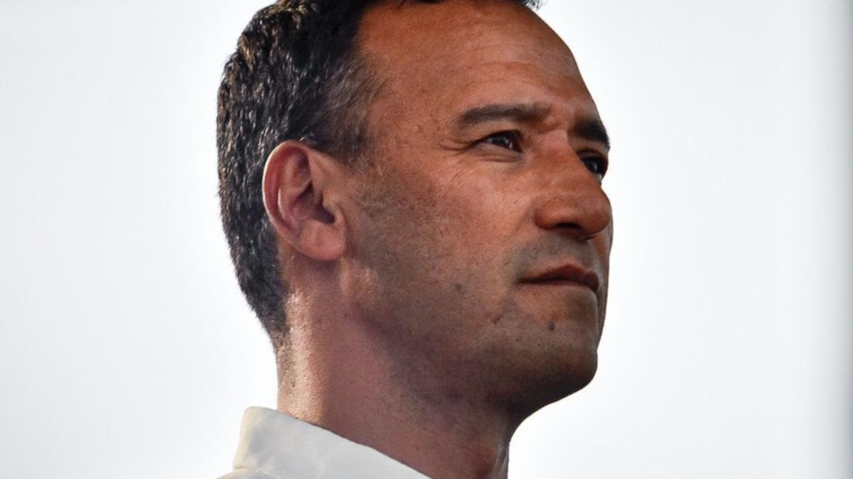 El ministro de Defensa se quedó esperando a senadores.