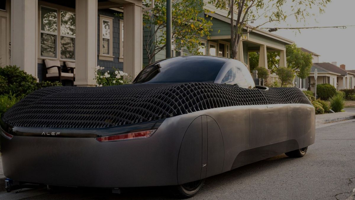 El Modelo A se fabrica a mano en Silicon Valley con pruebas aéreas previas a su entrega.