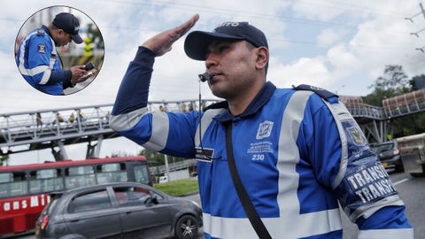 Se puede inmovilizar el vehículo cuando el usuario transita sin casco con certificación.