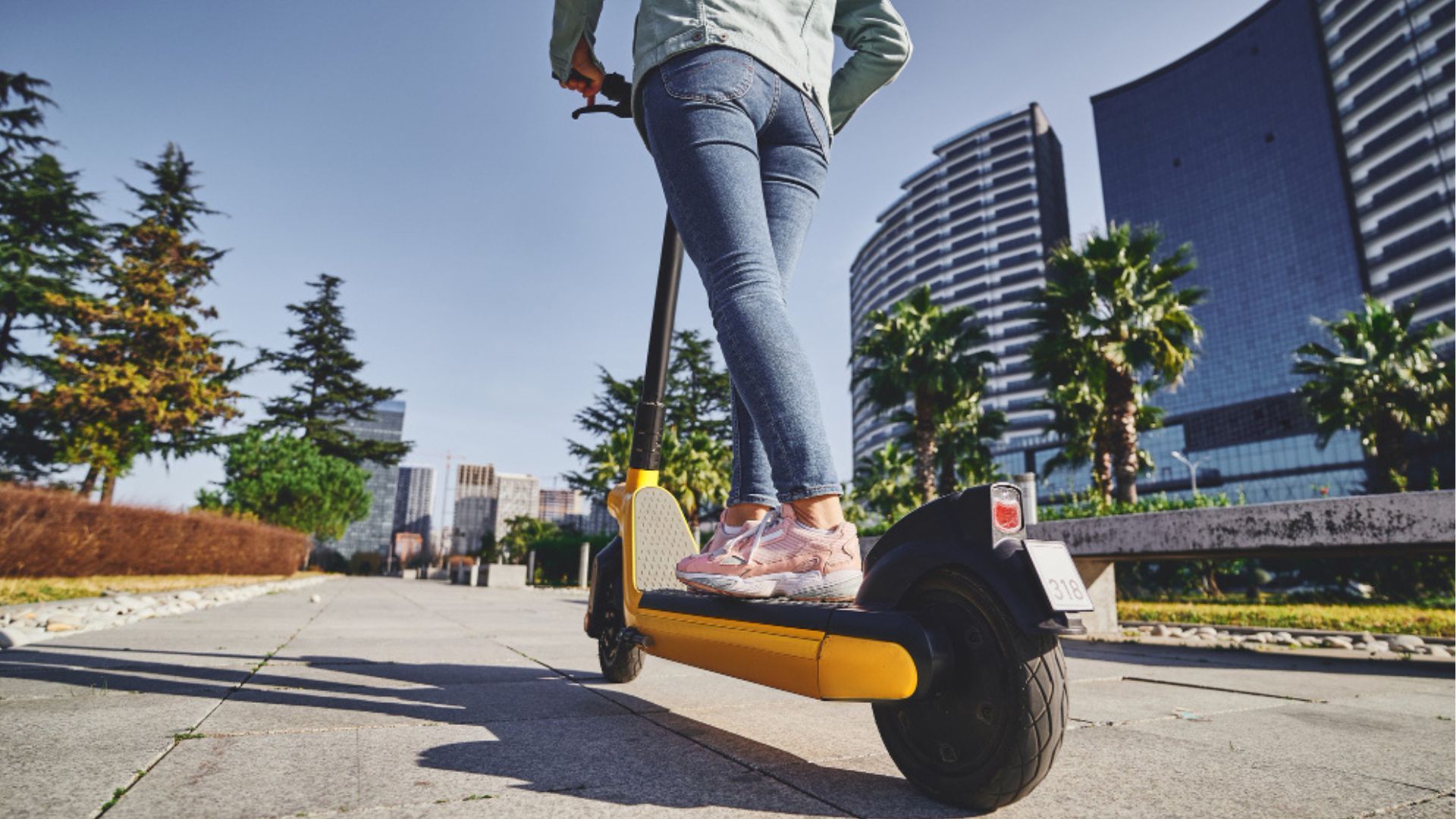 La norma dicta que este elemento debe cumplir con las especificaciones técnicas que define el Ministerio de Transporte.