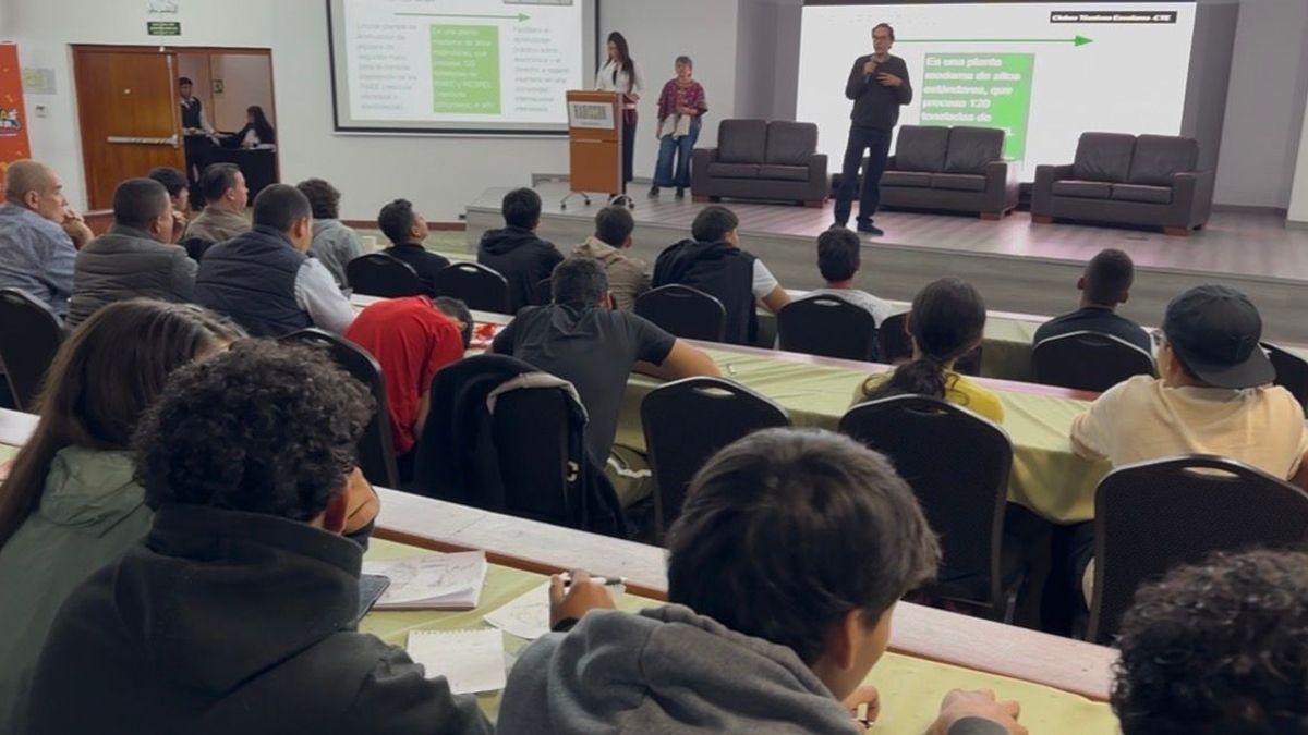 Estudiantes de diferentes instituciones