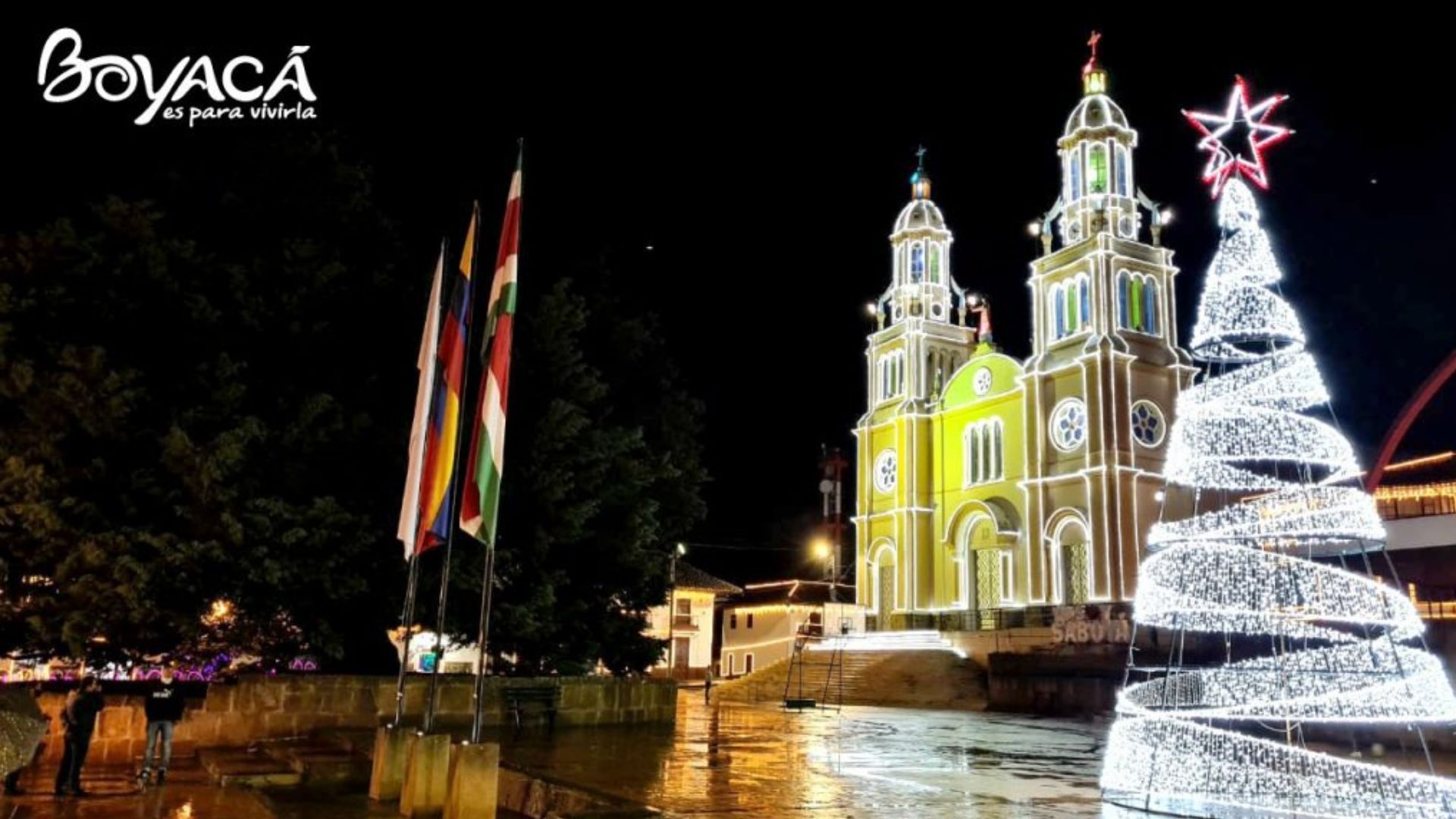 No se permite el ingreso de bebidas o alimentos, alcohol ni sustancias prohibidas. Tampoco está autorizado el ingreso de mascotas.