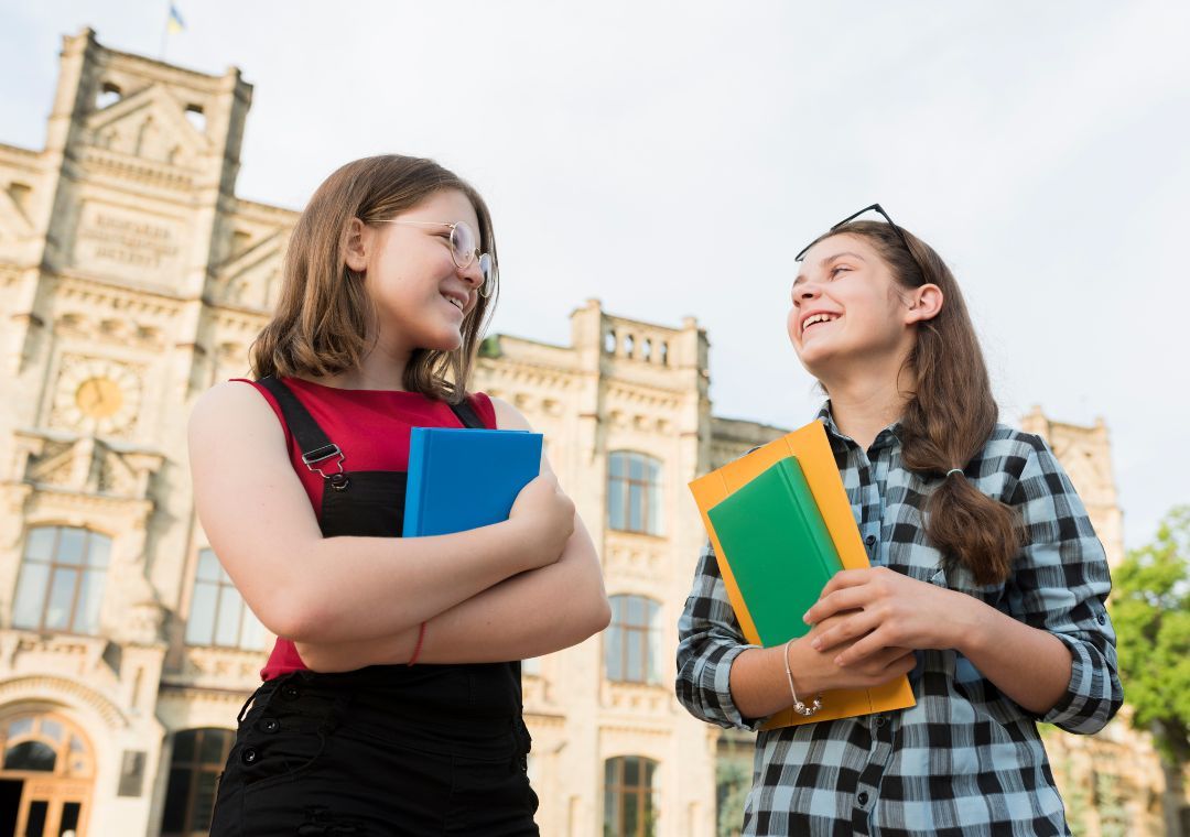 Los interesados deberán adjuntar todos los documentos necesarios.