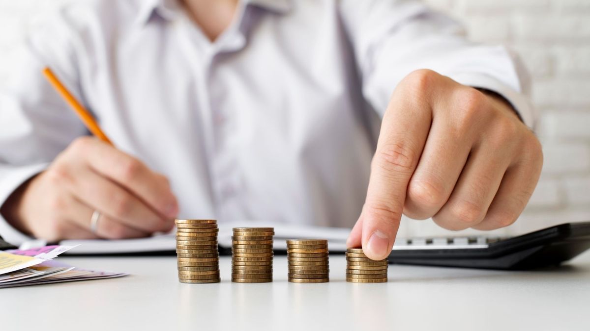 A pesar del crecimiento del salario mínimo real, la informalidad laboral sigue afectando a cerca del 47% de los trabajadores en América Latina.