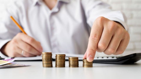 A pesar del crecimiento del salario mínimo real, la informalidad laboral sigue afectando a cerca del 47% de los trabajadores en América Latina.