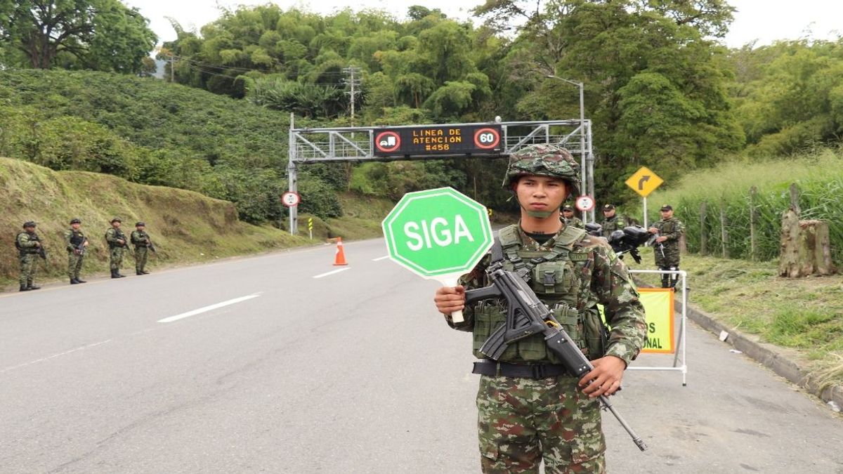 Ejército hace presencia en vías del Eje Cafetero.