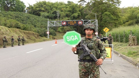 Ejército hace presencia en vías del Eje Cafetero.