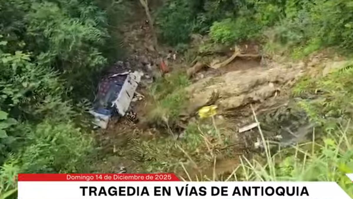Emergencia en Antioquia por caída de bus con estudiantes que venían de excursión.