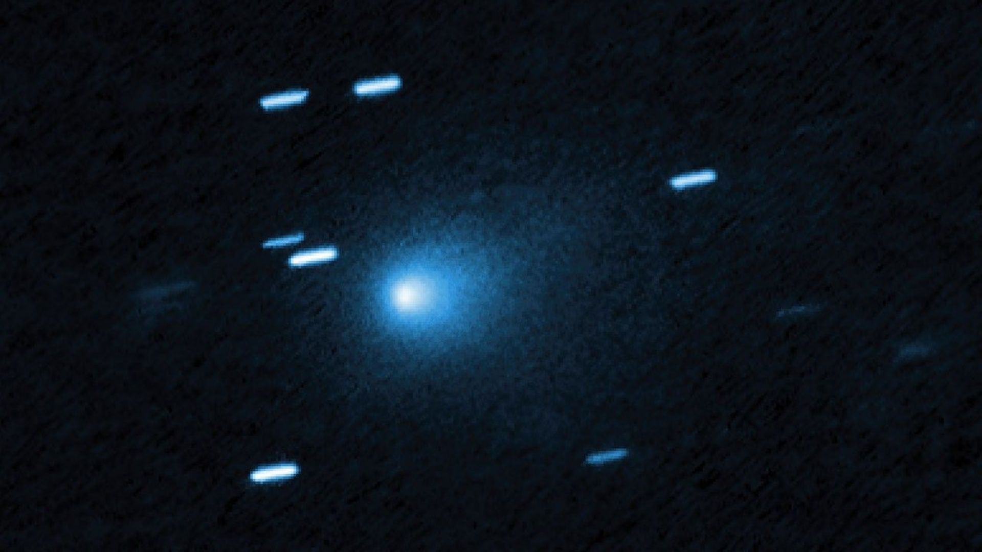 Telescopios hubble y webb captan la coma y el núcleo del cometa 3i/atlas.