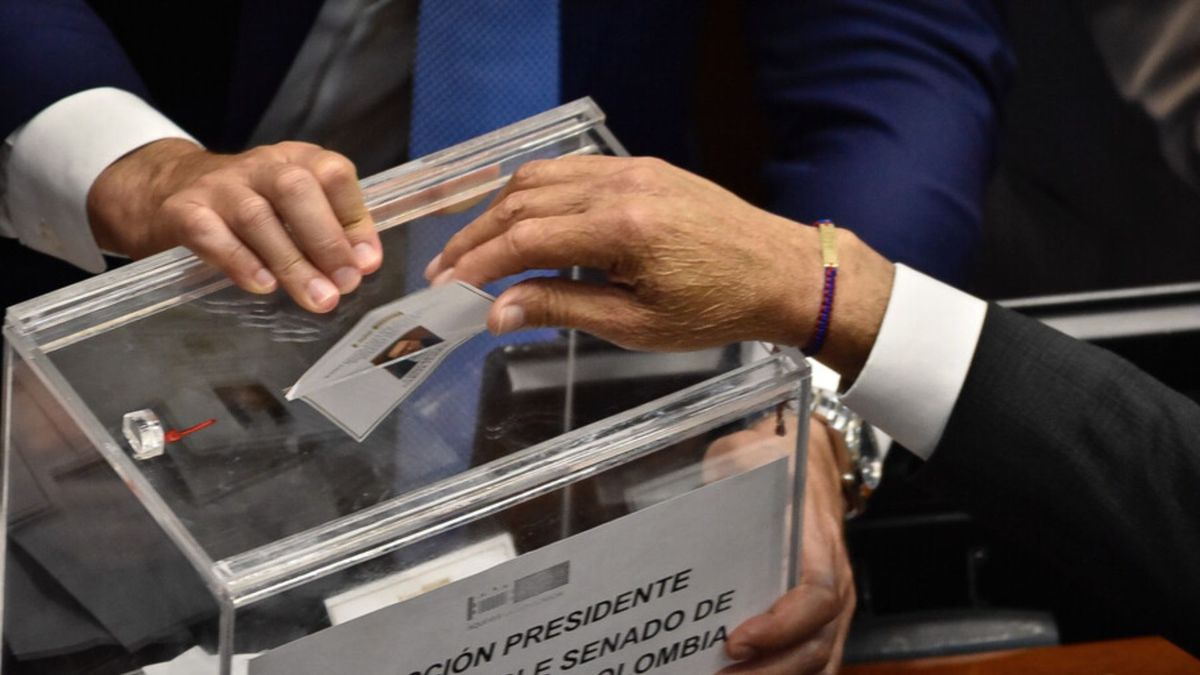 Aunque algunos partidos parecen inclinarse por la encuesta, otros actores políticos sí mantienen su interés en una consulta.