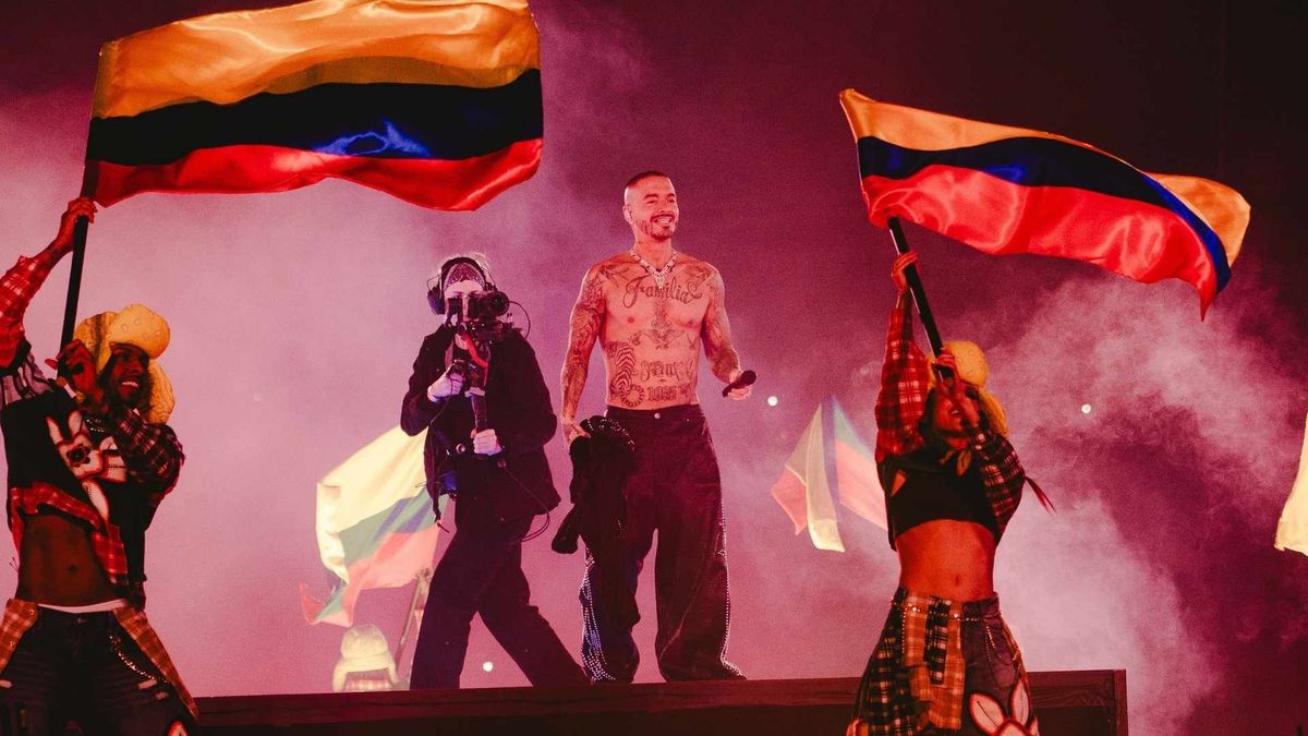 El anuncio de la gira Ciudad Primavera se realizó a través de las redes sociales del artista, acompañado de un video con momentos de los shows ya realizados.