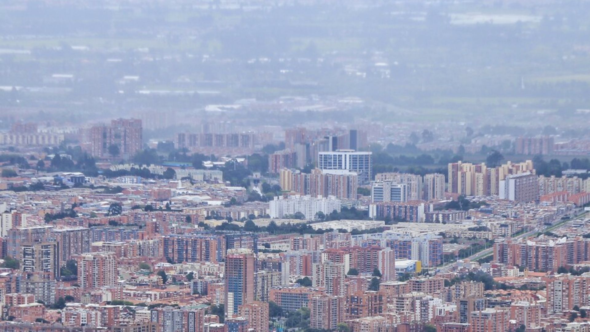 El alcalde Carlos Fernando Galán indicó que el cable aéreo de San Cristóbal entrará en operación en 2026.