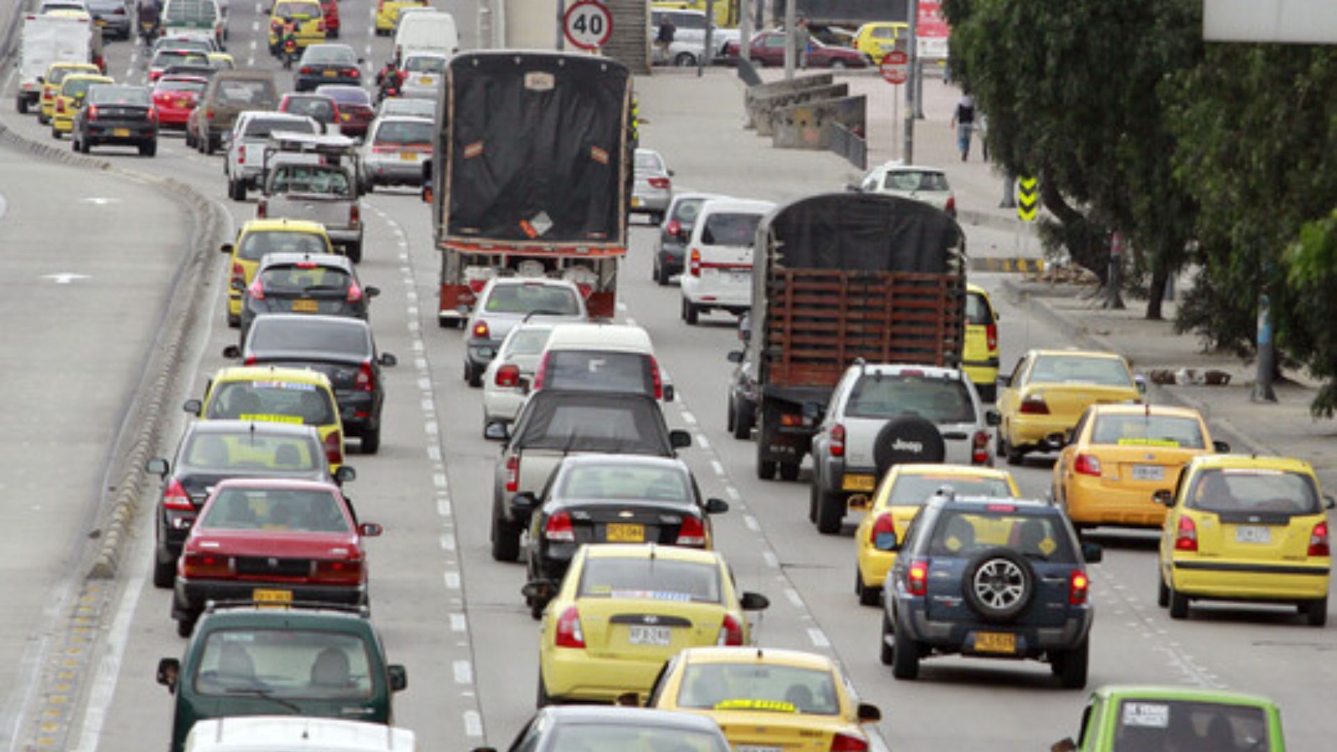 Otro ajuste es el aumento en el costo del Pico y Placa Solidario para los vehículos no matriculados en Bogotá.