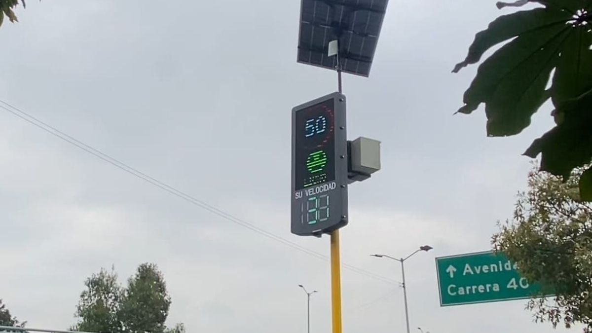 Panel solar para medir velocidad.